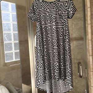 Xs black and white Carly